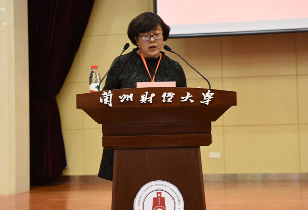 校工会常务副主席赵俊作工会工作报告