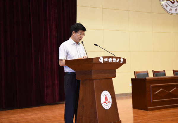 马克思主义学院院长柏正杰